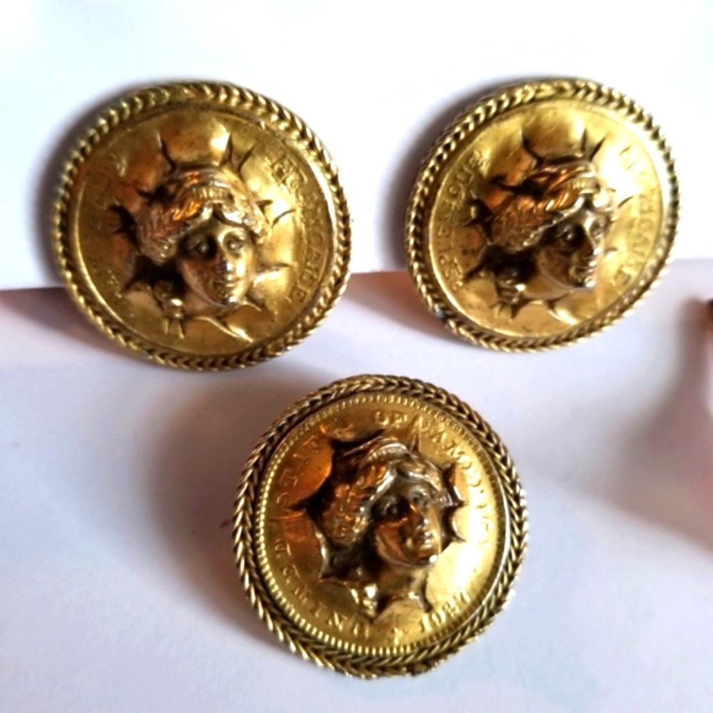 Vintage Monet set pop out faux coin clip earrings and brooch gold tone F…